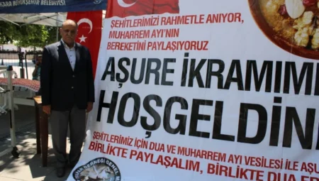 Tulpar Derneği Hacı Bayram’da şehitler için aşure ikram etti